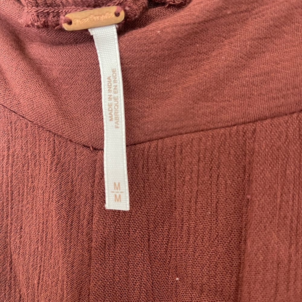 Free people pants. So comfortable. Cute fit. Cropped. Size M